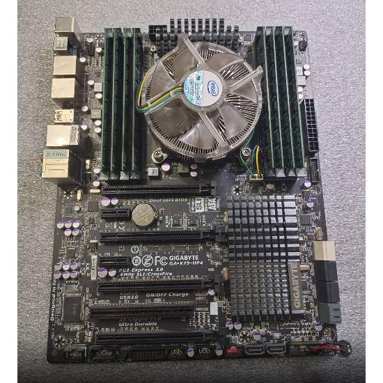 Intel i7-4820k+ 技嘉X79 UP4 主機板 +32g (4*8)記憶體