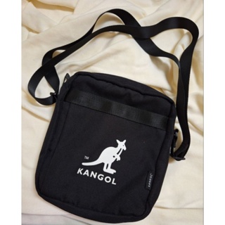KANGOL英國袋鼠經典Logo側背包小方包黑色 旅行小包