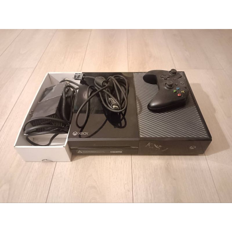 Xbox One 功能正常 配件齊全 贈遊戲片及立體聲耳機