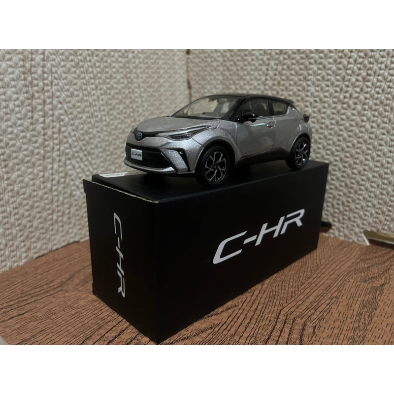 Toyota Chr  c-hr 銀色黑頂 1/30 日規原廠模型車 原廠盒裝