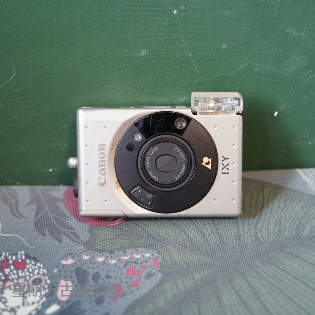 【星期天古董相機】不能用的 CANON IXY 零件機 擺飾 道具