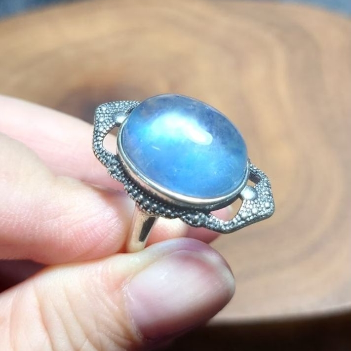 精品 天然 大蛋面復古鑲嵌銀 活圍 光感佳藍紫針效應 海水藍寶戒指 海藍寶戒指 #1