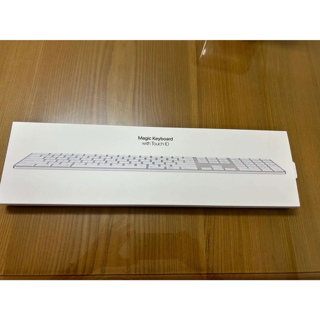Apple Magic Keyboard with Touch Pad 型號A2520