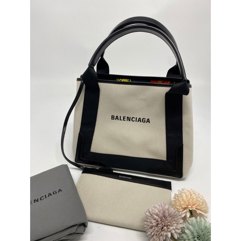 【哈極品】極新美品《 Balenciaga 巴黎世家 NAVY CABAS 白色帆布拼花卉內裡 手提包/斜背包/二用包》
