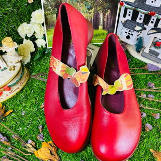 西班牙著名品牌Camper 8.5成新現貨西班牙著名品牌CAMPER 酒紅色經典橡膠底瑪莉珍娃娃鞋通勤鞋休閒鞋