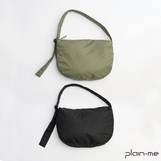 【plain-me】寬帶鋪棉大型半月包 PLN3034-242 <男女款 包包 側背包 斜背包 和尚包 斜挎包>