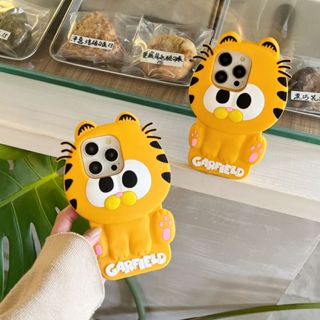 卡通可愛立體坐姿加菲貓iPhone 15 Promax 14 Pro手機殼 新款軟矽膠女款防摔蘋果13 12 11保護套