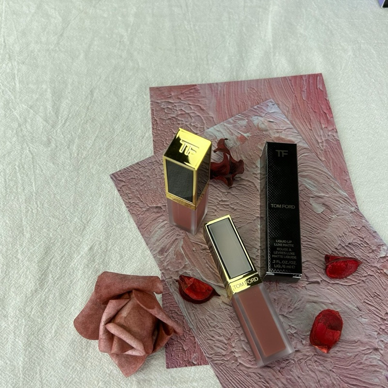 TOM FORD 設計師高級訂製絨霜唇萃 #121 LARK 奶茶肉桂