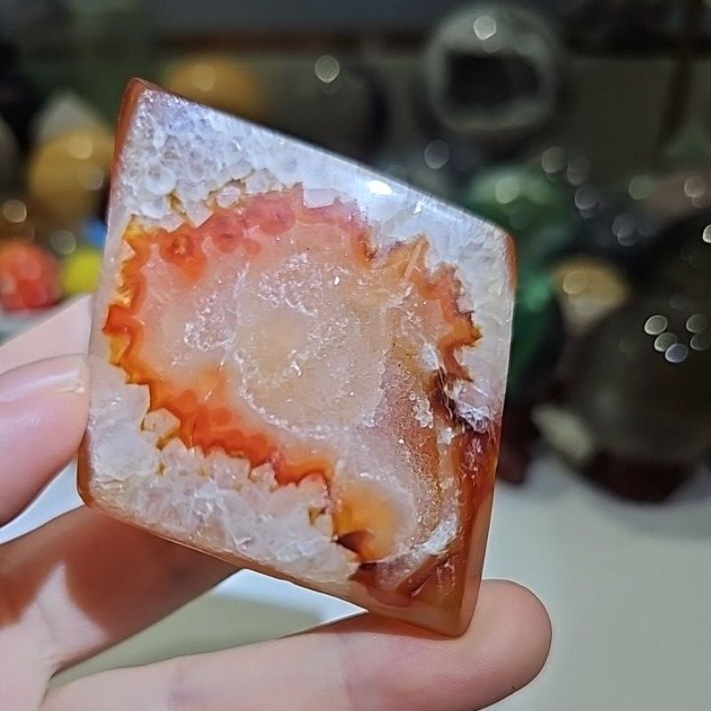 紅瑪瑙晶洞片 閃亮綿密晶牙 意境感紋路 約7.24×5.57公分 優惠甜甜價