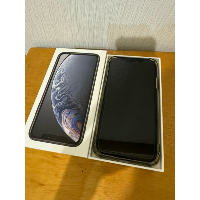 iPhone XR 128g 黑色自用機 配件如圖都含在內（送殼和防水殼）