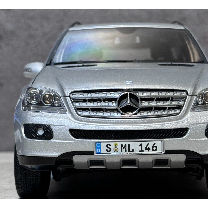 【賓士原廠精品Minichamps製】1/18 Mercedes-Benz ML-Class 銀色 1:18 模型車