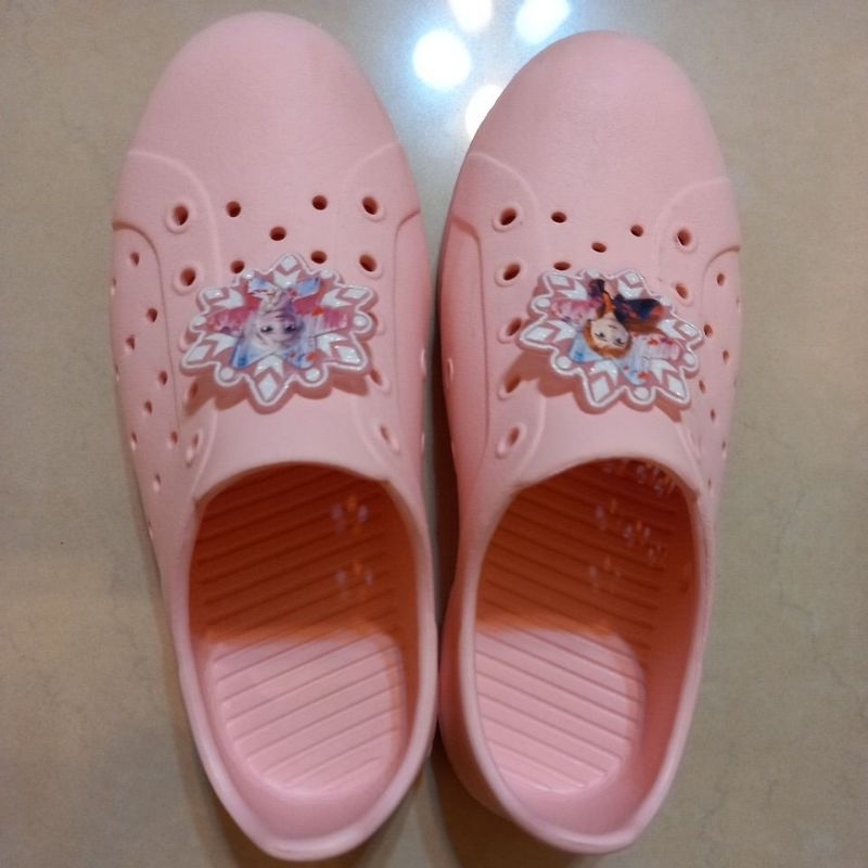二手台灣製女童冰雪奇緣洞洞鞋尺吋18公分
