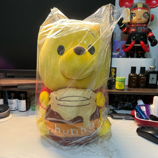 全新正版授權🔥 Disney 45公分 小熊維尼 維尼熊 維尼 蜂蜜罐 坐姿 抱枕 玩偶 娃娃