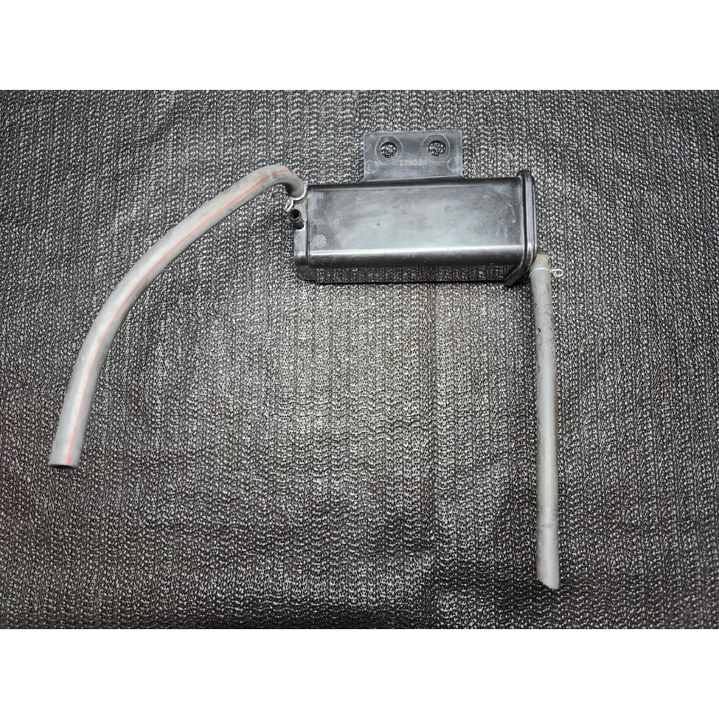 FZS 150 V3 碳罐 回收裝置  原廠 零件 中古 二手 殺肉 山葉 YAMAHA FZS150