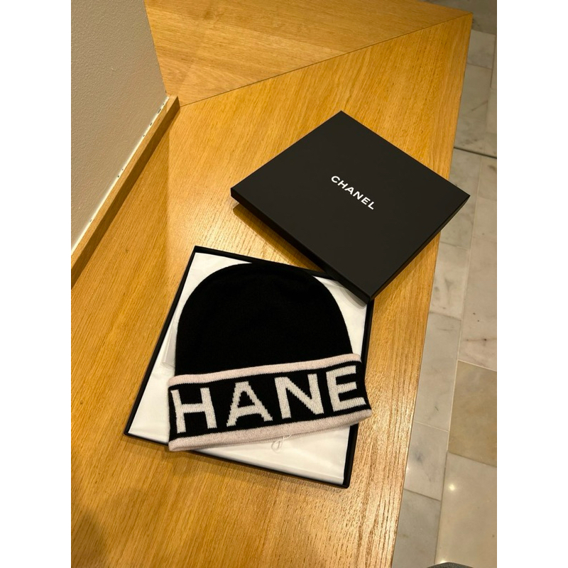 台灣現貨💛31000 香奈兒Chanel 24a 黑白字母冷帽 毛帽 針織帽