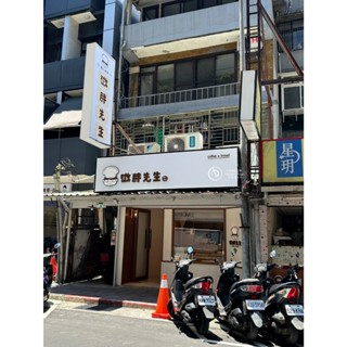 Combon招牌製造所 廣告招牌面板更新 防水LED燈具更新 透光彩膜UV捐印 手沖 可頌 中空版招牌 無接縫招 MIT