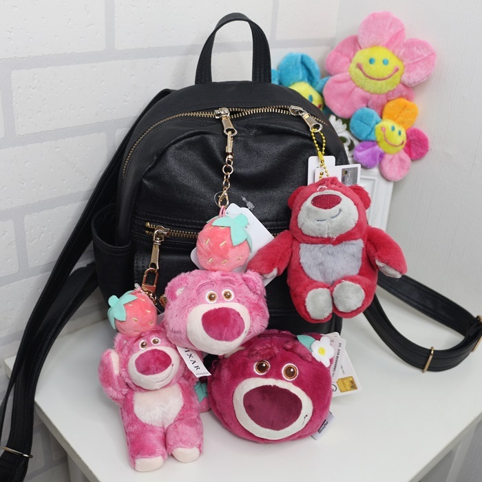 正版有雷標 熊抱哥吊飾 草莓味熊抱哥 玩具總動員熊抱哥 坐姿熊抱哥 毛絨款 熊抱哥鑰匙圈 草莓熊 粉紅熊 玩具總動員吊飾