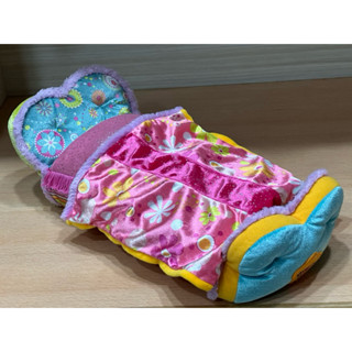 （二手玩具）Groovy Girls 娃娃床 毛絨床 床組玩具 床鋪玩具 過家家 扮家家酒 玩具 小美樂配件