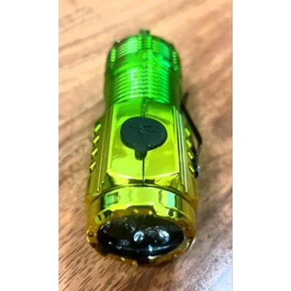 《只愛夾娃娃機小舖》全新.娃娃機商品~三眼怪獸小鋼炮~尾部強磁吸附+筆夾+USB充電~強光迷你便攜手電筒