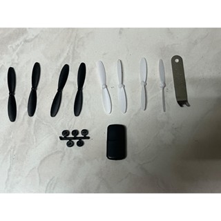 (大樹的家):DFD F180C 2.4G四軸空拍機原廠配件:螺旋槳x2讀卡機x1腳釘x1小工具大特價