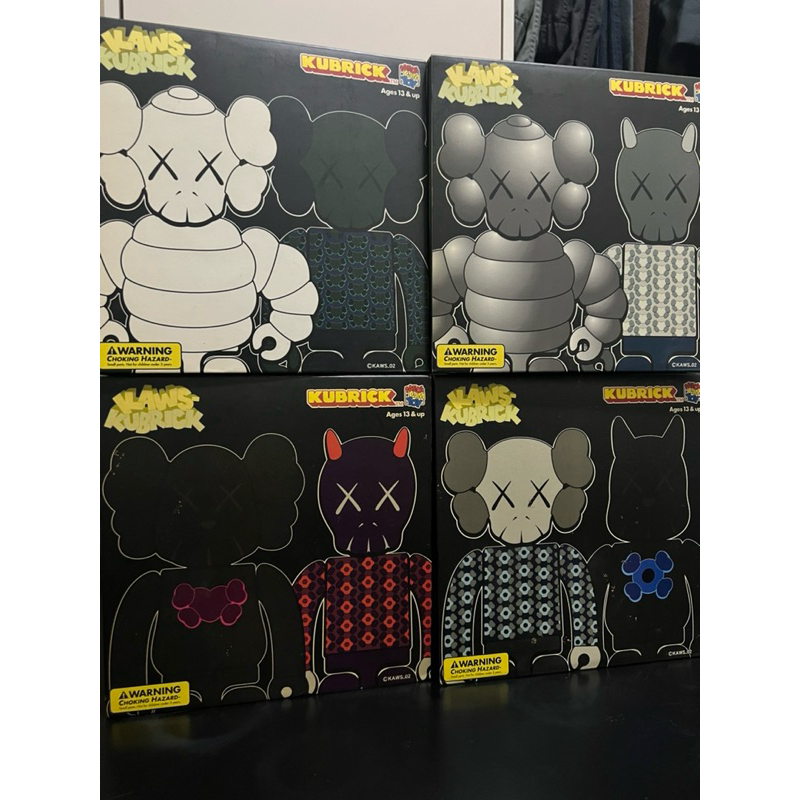 【商品名稱】Kaws Kubrick 1、2、3、4代  稀有老物Kaws kubrick系列