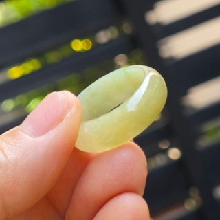 嗨，寶貝銀飾珠寶* 緬甸玉A貨 ☆保證A貨 光滑油潤 冰糯種 黃翡翡翠戒指 戒圈10-5