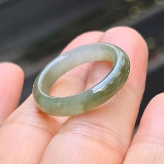 嗨，寶貝銀飾珠寶* 緬甸玉A貨 ☆保證A貨 光滑油潤 起螢光 放光 冰種 秋香翡翠戒指 戒圈10-22