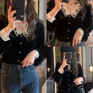 （時尚單品上裝）🖤復古黑色v領蕾絲洋氣法式氣質溫柔風高級感絲絨上衣🖤秋季 蕾絲 v領 覆古 法式 氣質 短款 金絲絨
