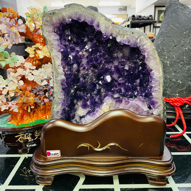 收藏家最愛 骨幹紫水晶洞🥰頂級巴西晶洞 ESPa+✨11.45kg❤️共生超美鈦晶邊 黑碧璽 除晦氣防小人 內洞下凹聚財