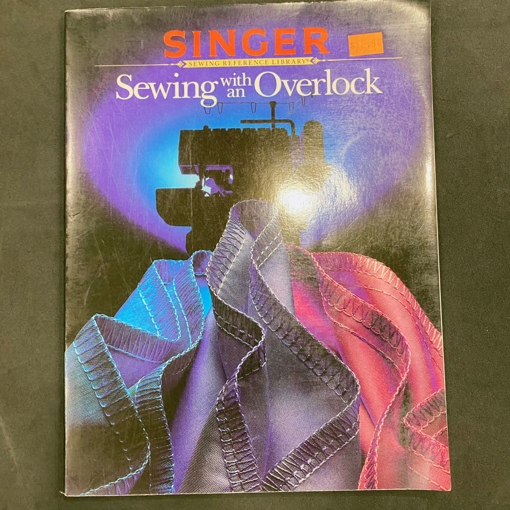 二手 原文書 Sewing With An Overlock - Singer 拷克機 與縫紉技巧