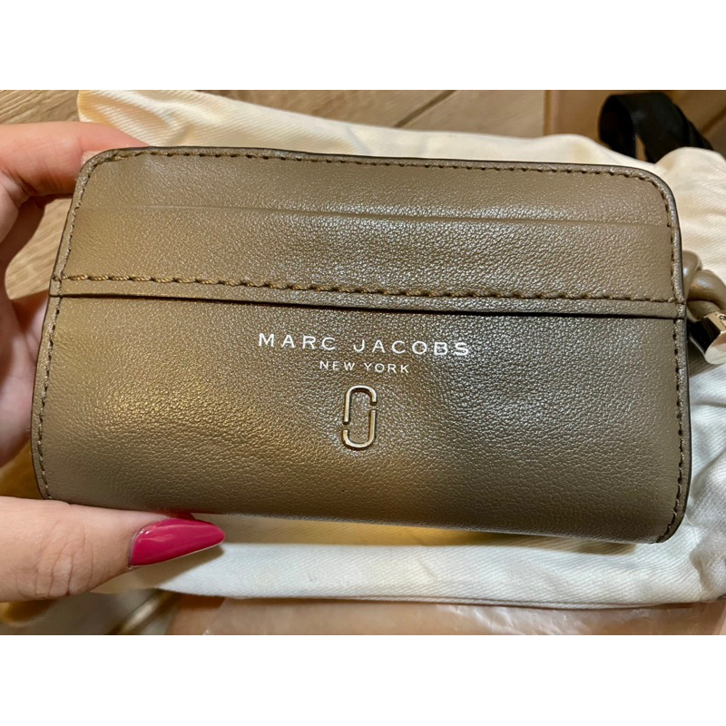 MARC JACOBS中夾