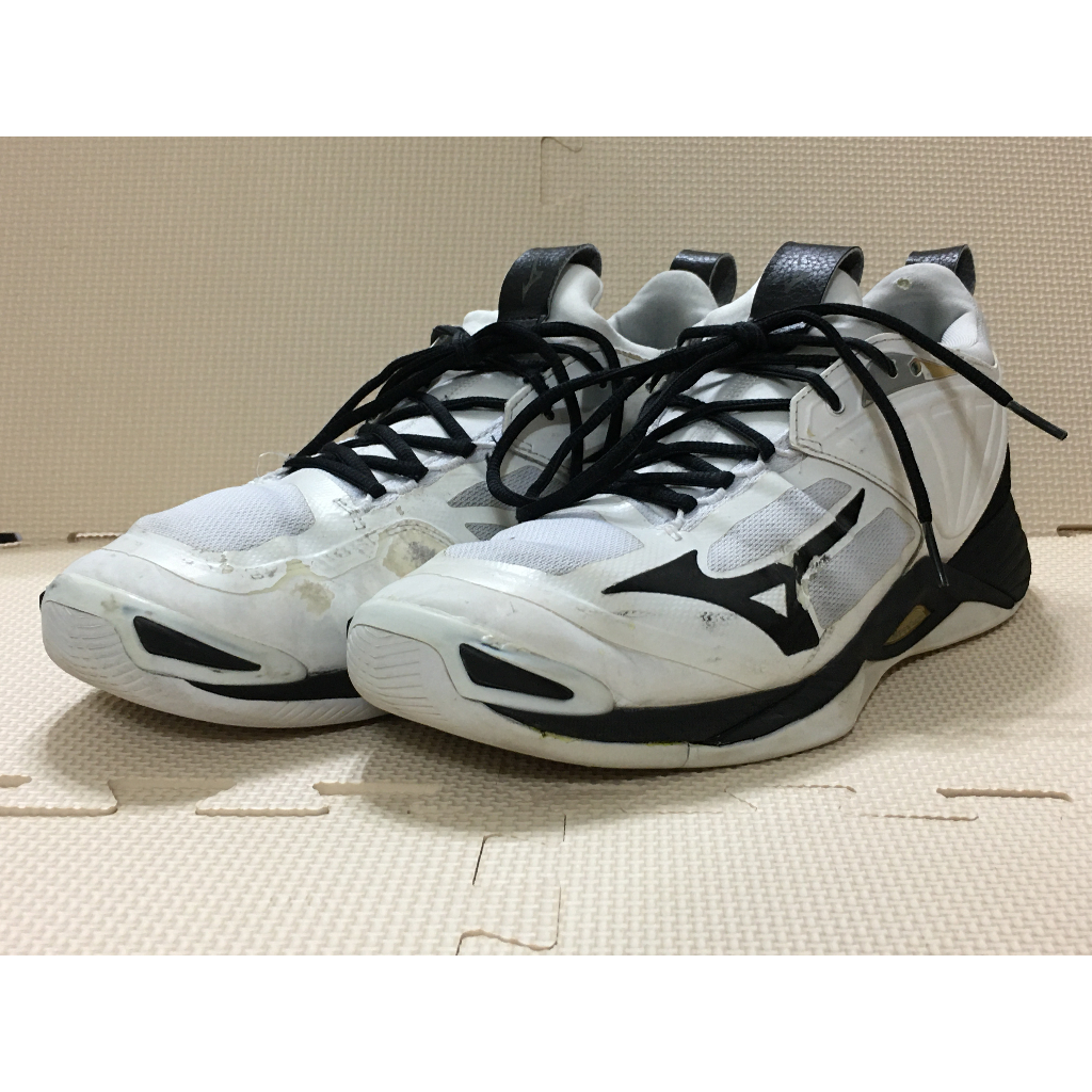 (US11) Mizuno 美津濃 WAVE MOMENTUM 2 排球鞋 V1GA211209