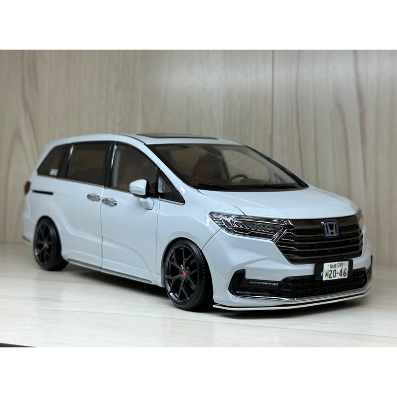 1:18 Honda odyssey 細節可動關節多