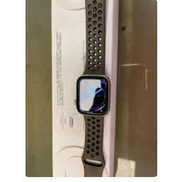 @宙威@APPLE WATCH SERIES 8 NIKE 全配9.8成新 電池健康度98% 因換9故出售 使用不到一年