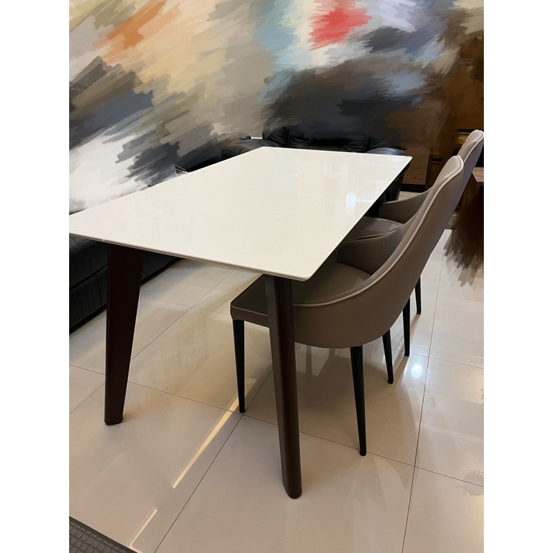 皇齊傢俱 石英石餐桌+2張高耐磨科技皮餐椅+1長椅 餐桌椅組