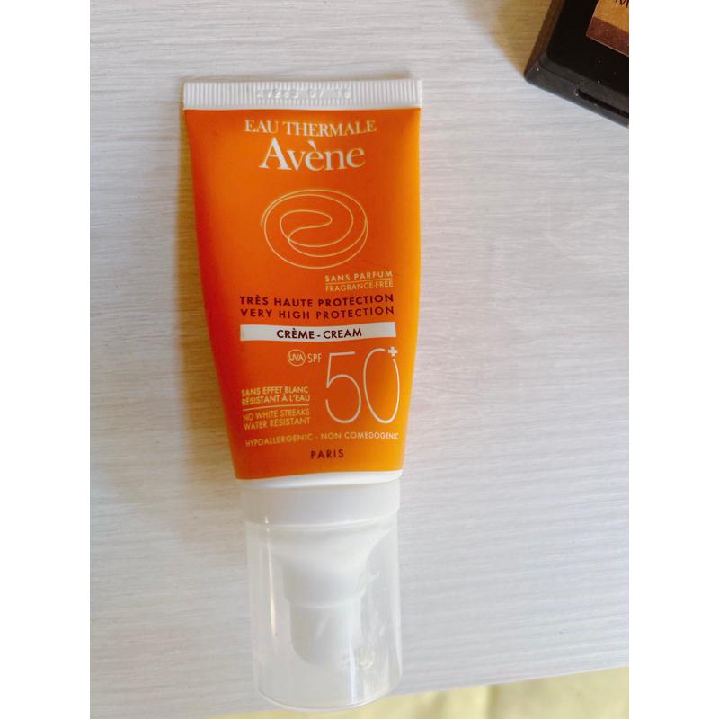 買雅漾防曬送兩隻小樣 雅漾全效極護低敏防曬乳(無香） SPF50+