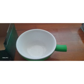 泡麵碗有隔熱的把手，海尼根紀念品