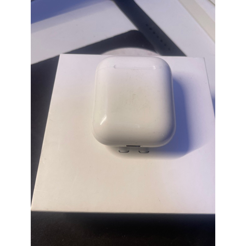 AirPods2二手兩耳皆在但有電量問題可提供序號