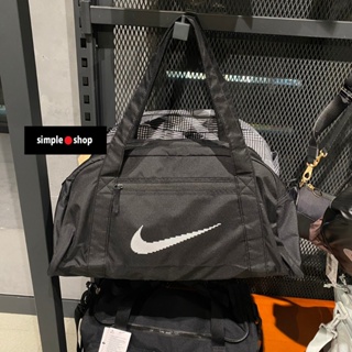 【Simple Shop】NIKE LOGO 大勾 旅行袋 健身 訓練 運動側背包 手提包 行李袋 DR6974-010