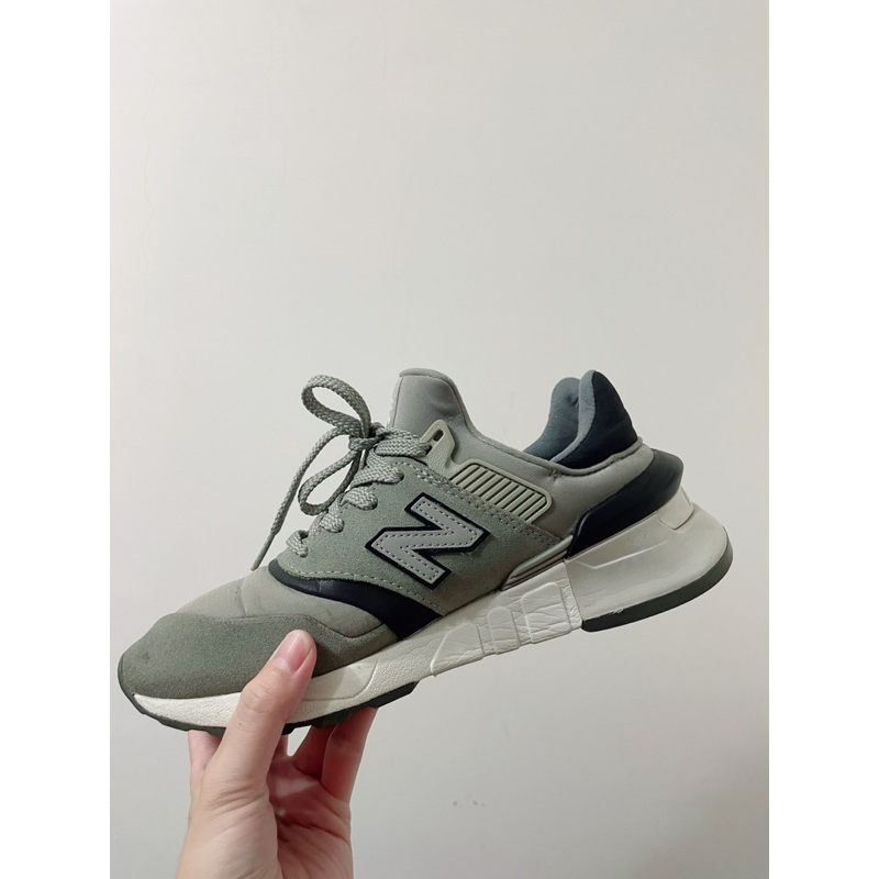 （保留）八成新New Balance 休閒鞋 NB 997S 灰 白 女  復古慢跑鞋