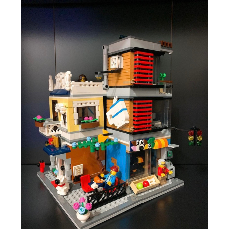 Lego 31097 CREATOR 寵物咖啡廳 三合一  街景 系列 組好的 二手 情人節 聖誕節 兒童節 生日 禮物
