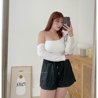 Want-Meow招財貓旺鋪/臺灣現貨/９０公斤可穿/顯瘦性感設計感不對稱斜肩上衣/中大尺碼上衣/大尺碼上衣/