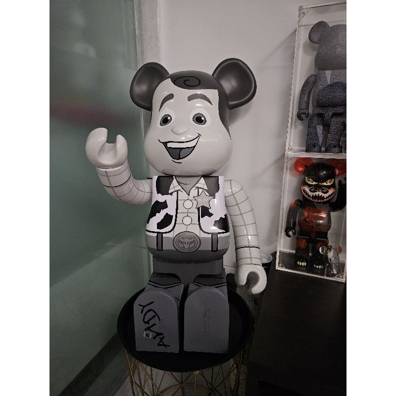 降價出清🧧保證正品woody胡迪bearbrick Be@RBRICK，僅此一隻1000%盒裝完整,庫柏力克熊