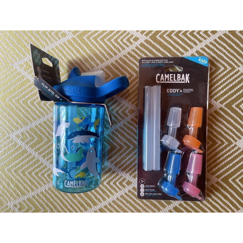 美國🇺🇸Camelbak 新款 兒童水壺 吸管水瓶 防漏 附防塵蓋 直飲 +多彩咬嘴吸管組(右)全新