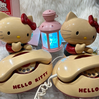 日本進口Hello Kitty昭和時期古董級的紅色電話機夢幻逸品雖黃，但色澤均勻很大隻漂亮值得收藏愛死這個萌萌