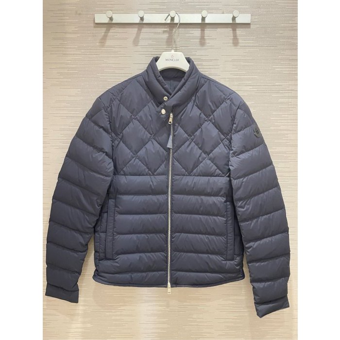 *漢森精品服飾* Moncler 黑牌 消光 羽絨 騎士 外套 ~現貨 S~M 原價 45000