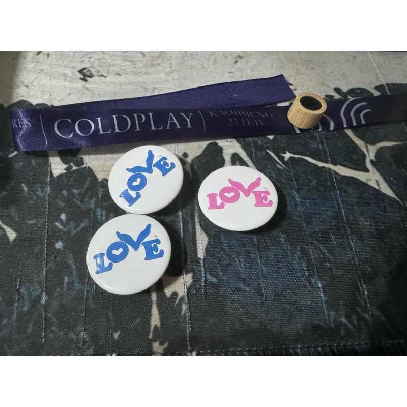 酷玩樂團 Coldplay 2023 高雄演唱會 徽章 手環