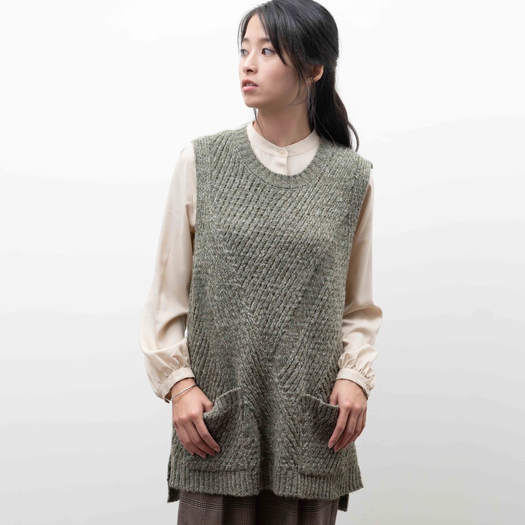 O-LIWAY 台灣製 MIT  蠟色感～圓領立體紋毛海寬版針織背心