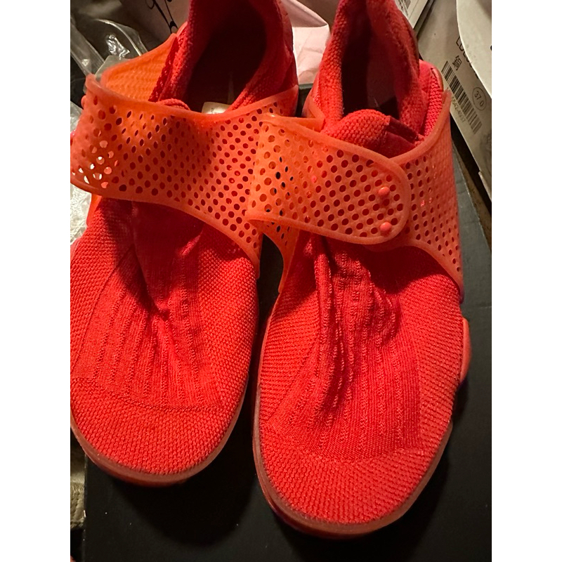 Nike紅色溯溪鞋24