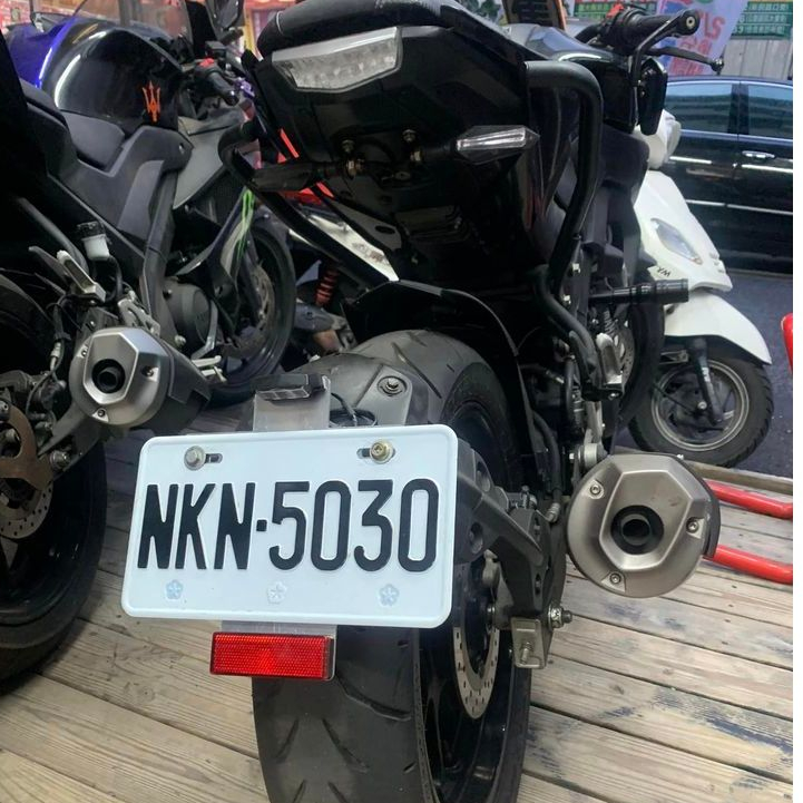 [用兵造車]  MT15 ABS 原廠土除用 車牌下移 雨天神器 美觀 擋雨 擋泥看來 後座救星